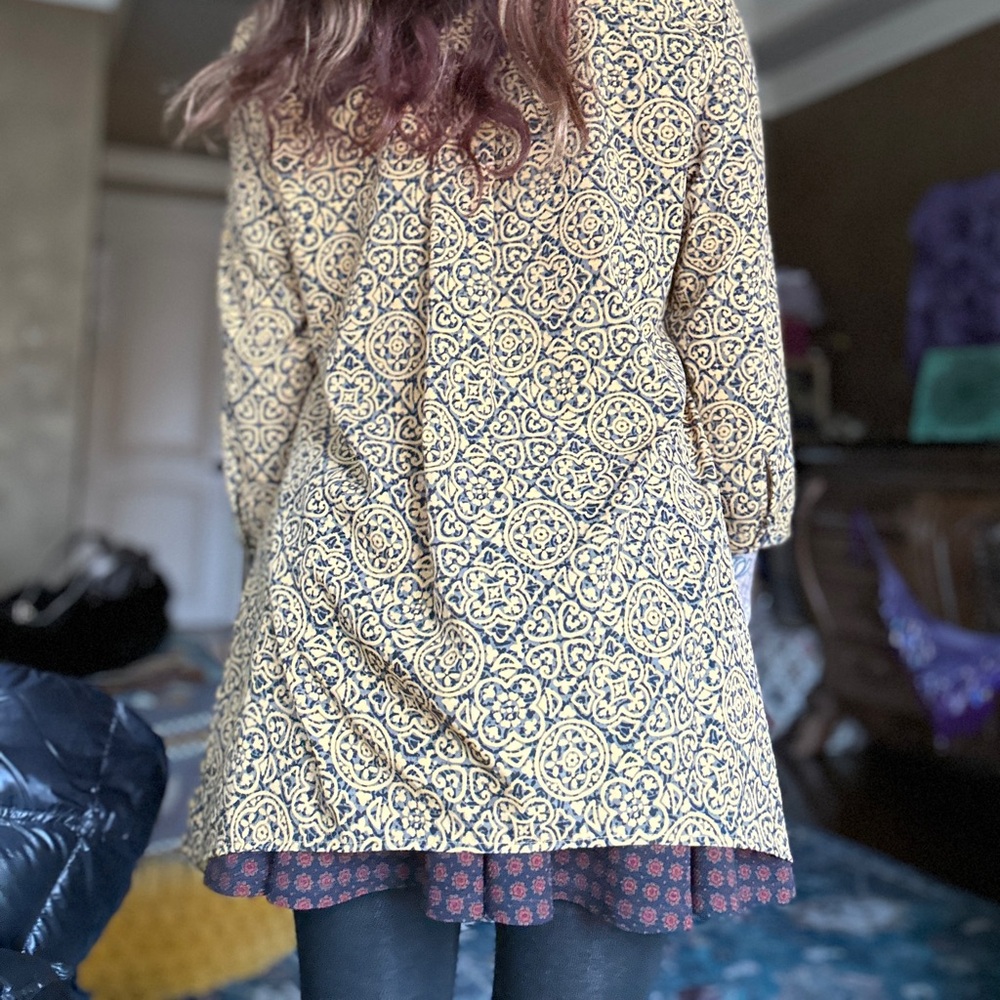 Cute Patterned Blouse - image 7